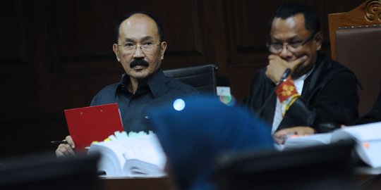 Fredrich dengarkan keterangan saksi dalam sidang lanjutan