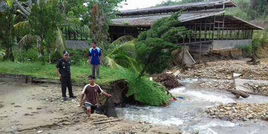 Banjir bandang terjang 2 desa di Sanggau Kalimantan Barat, 1 petani tewas