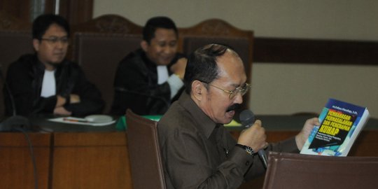 kecelakaan fredrich minta dokter igd buat surat diagnosa