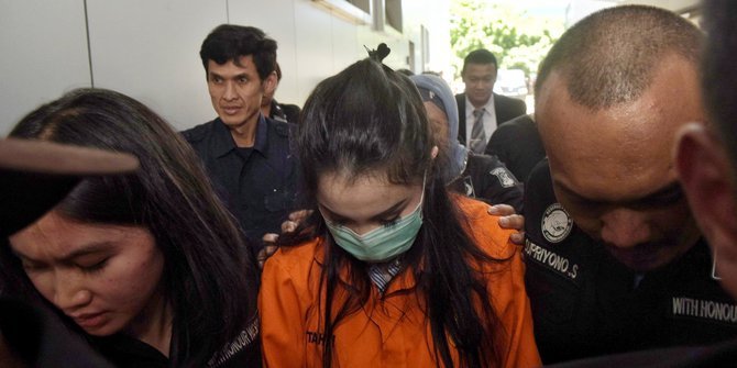 jennifer dunn datangi kejaksaan negeri