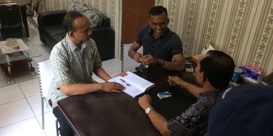 Surat panggilan polisi diambil pengacara, JR Saragih temui elite Demokrat di Jakarta