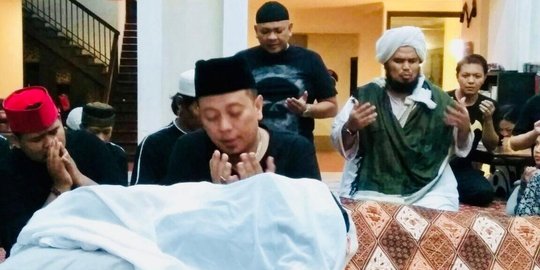 Begini kronologi meninggalnya istri kedua Opick berikut sang bayi