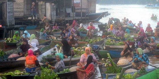 lok baintan pasar terapung damnen saduak thailand