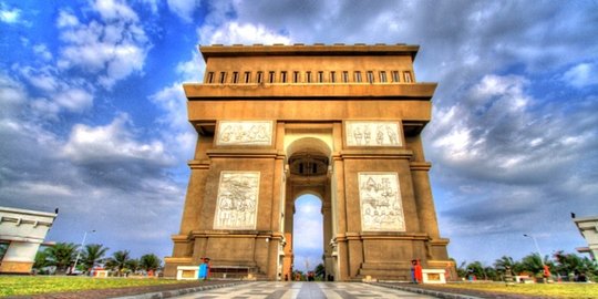 gumul kediri arc de triomphe