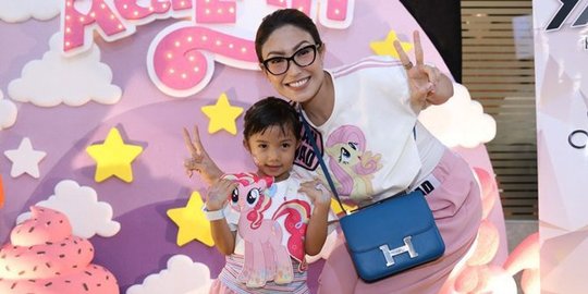 Sederetan fakta unik nan menggelitik di ultah anak Ayu Dewi