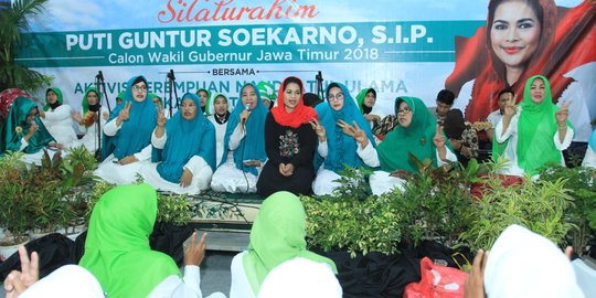 Pesona Puti Guntur jadi magnet ibu-ibu pengajian Gresik