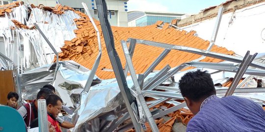 Atap gedung ambruk, RSAL Surabaya desak kontraktor tanggung jawab