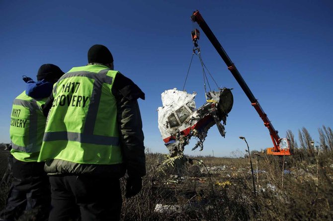 bangkai pesawat mh17 di ukraina dievakuasi