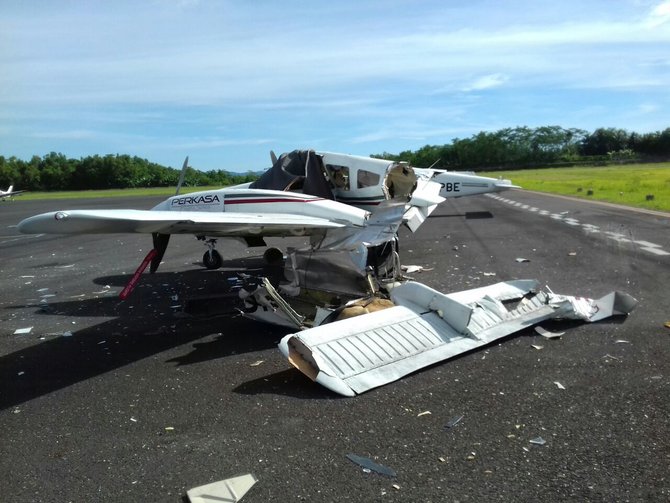 kecelakaan pesawat di bandara tunggul wulung cilacap