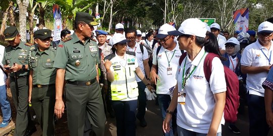 Di Walini, Menteri Rini minta warga bantu doa agar kereta cepat segera terbangun