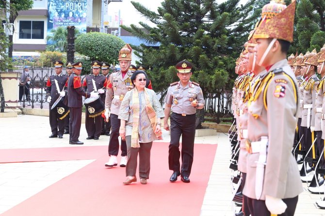 megawati sambangi mabes polri