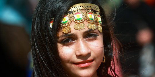 Pesona gadis-gadis cantik Kurdi rayakan Nowruz