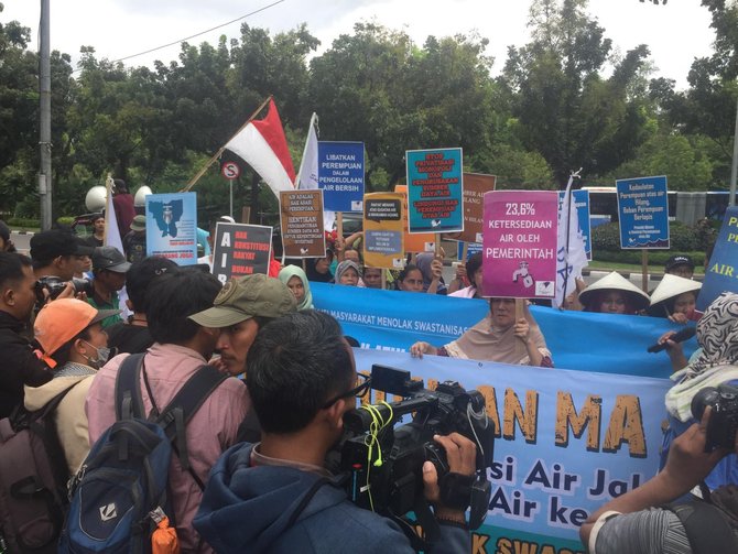 demo swastanisasi air di jakarta