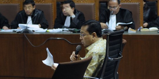 Ditemani catatan, Setya Novanto bersaksi di sidang lanjutan