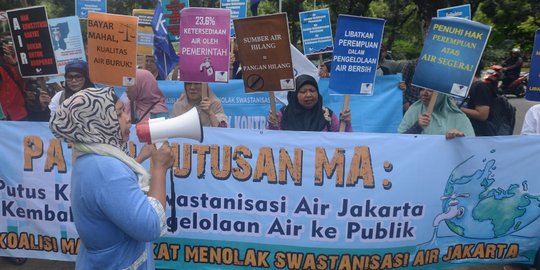 Demo swastanisasi air, puluhan orang geruduk kantor Anies