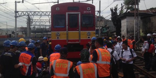 Kereta api Lodaya anjok, penumpang dialihkan naik bus