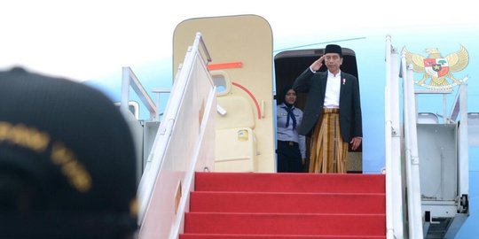 Beragam cara politisi curi hati Jokowi