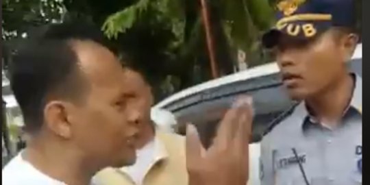 Mengaku anggota DPRD DKI, pria ini marah mobilnya ditertibkan Dishub