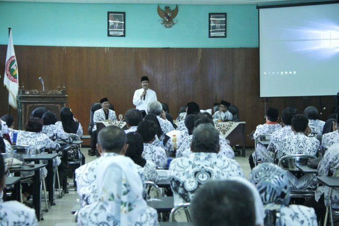 gus ipul menghadiri persatuan guru republik indonesia pgri surabaya