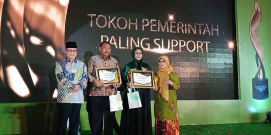 Dinilai peduli organisasi perempuan, Gus Ipul dapat Aisyiyah Awards 2018