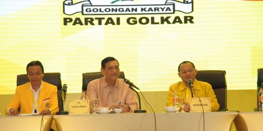 Luhut minta kader Golkar kompak naikkan elektabilitas hingga 18 persen