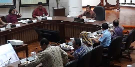 Wapres JK gelar rapat bersama Menkeu dan Mendagri bahas DAK 2019