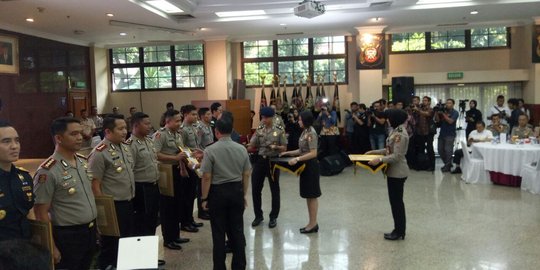 Kapolri sematkan penghargaan tim gabungan ungkap penyelundupan sabu 1,6 ton