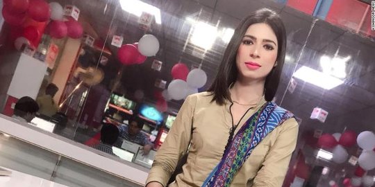 Ini pembawa berita transgender pertama di Pakistan