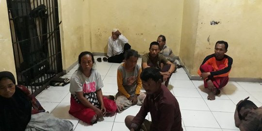 Rumah koordinator pengemis di Samarinda digerebek, uang dan tiket pesawat diamankan