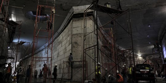 Menelusuri underpass Matraman yang bercabang dua