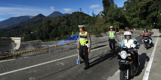 Jalur puncak kembali ditutup akibat longsor di Ciloto