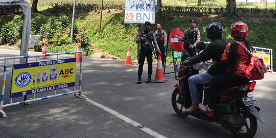 Puncak Pass ditutup akibat longsor, tapi ke Taman Safari masih bisa