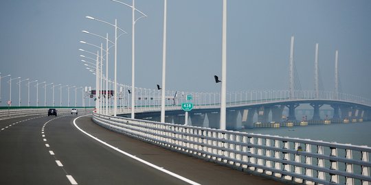 Jembatan lintas laut terpanjang dunia segera dibuka, begini penampakannya