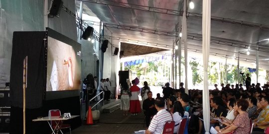 Visualisasi jalan salib di Gereja Katedral diselipkan unsur kebhinnekaan
