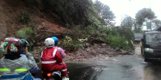 Pelebaran jalan di Puncak Pass dilakukan hari ini