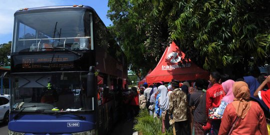 Serunya berkeliling Jakarta naik bus tingkat City Tour