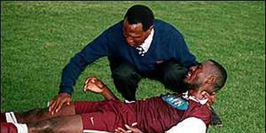 bola di kongo tewas tersambar petir saat memulai pertandingan rev2