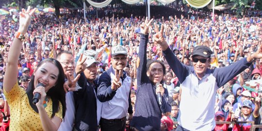 Hadiri peringatan Hari Pekerja, Gus Ipul dapat dukungan ribuan buruh se-Jatim