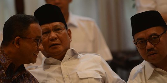 Sindir Prabowo, PDIP sebut utang dilakukan agar RI tak bubar 2030