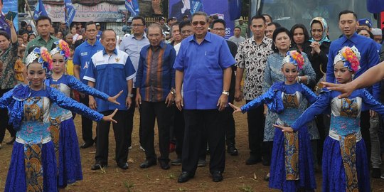 PDIP: SBY-AHY mirip jalan-jalan