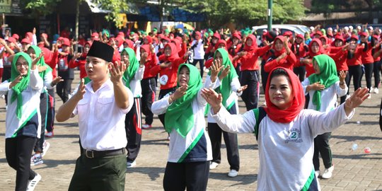 Puti ajak masyarakat Trenggalek aerobik bersama