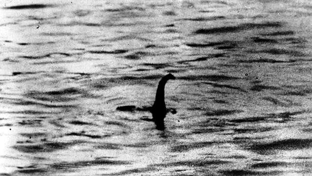 ilustrasi loch ness