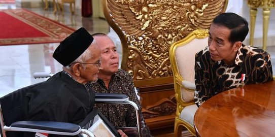 Nyak Sandang bisa melihat kembali berkat Jokowi