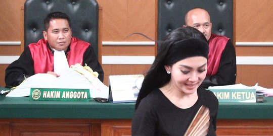 Syahrini akan berangkatkan lagi 20 calon jemaah yang kena tipu First Travel