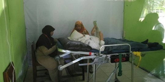 Kelumpuhan tulang pinggul tak membuat Lastri menyerah mengerjakan UNBK