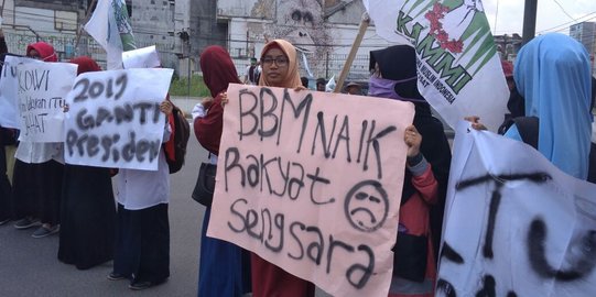 Mahasiswa di Medan kembali protes kenaikan BBM pertalite