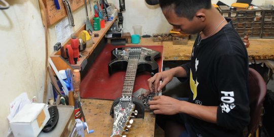 Kreasi gitar Ciputat karya anak bangsa yang mendunia