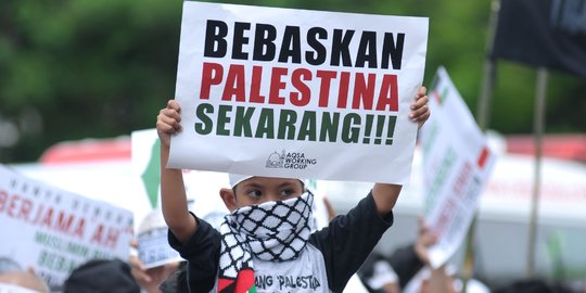 Tuntut pembebasan Palestina, massa datangi Kedubes AS