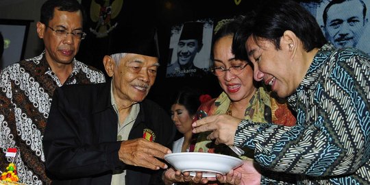 Agar tak salah tafsir, Hasto minta Sukmawati klarifikasi puisinya
