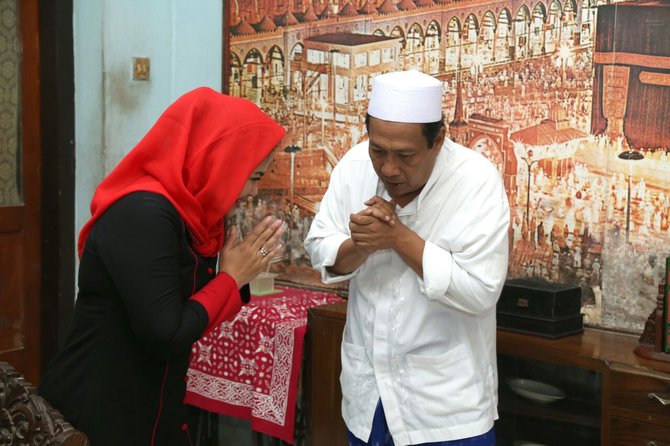 puti guntur kunjungi ponpes tremas pacitan